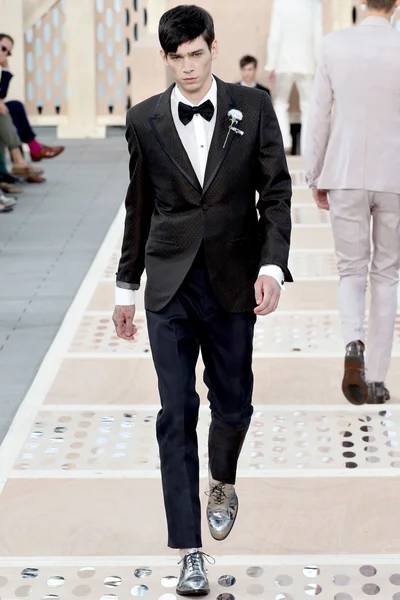 Look 38